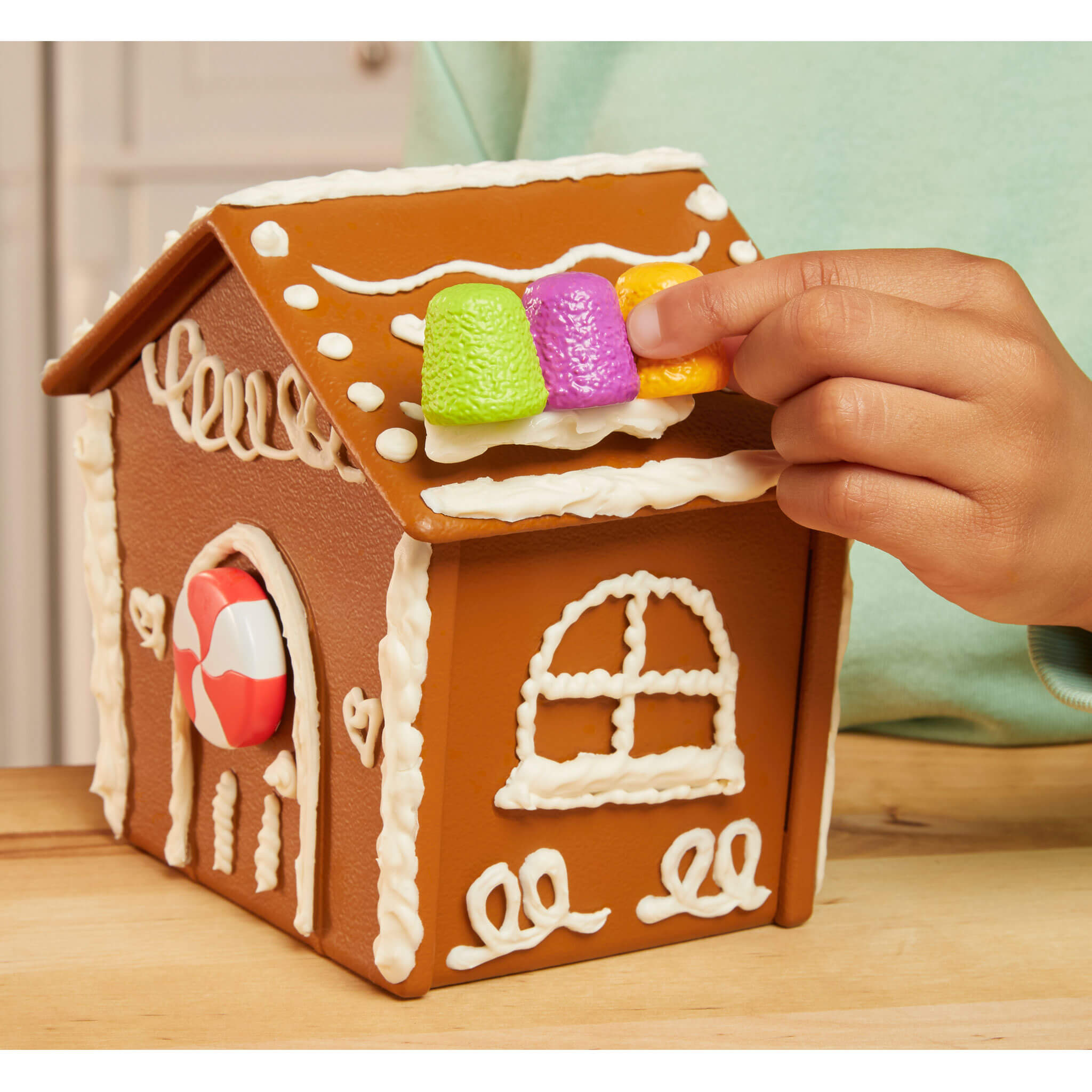 Creative Chefs™ Gingerbread House Kit - Image 4